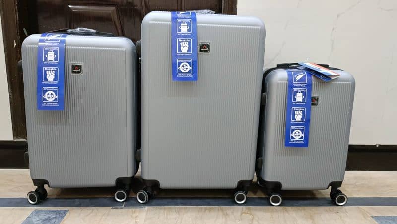 Luggage bags/ travel suitcases/ trolley bags/ travel trolley/ attachi 16