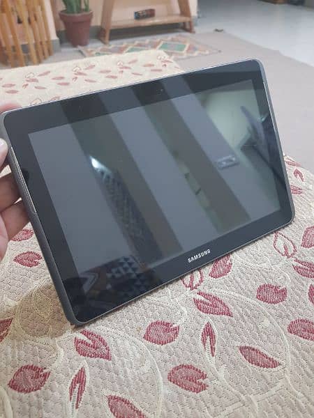 Samsung Galaxy Tab** 10.1 GT-P5100 4