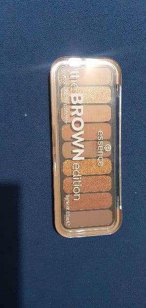 Eye shadow pallete . brand new from germany 1