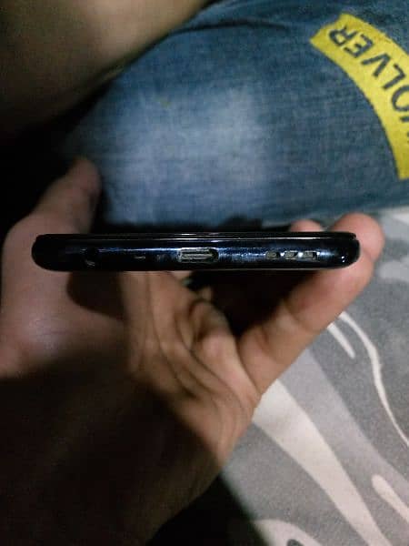 ONE PLUS NORD200 5G 
4+64 NON PTA FINGER NOT WORKING 10/10 CONDITION 3