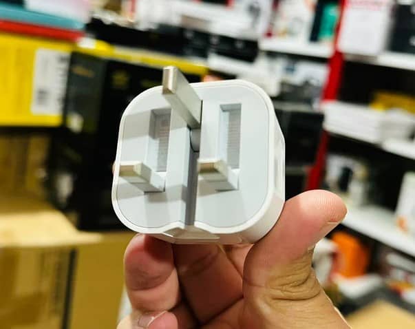 iPhone Charger (20W Original iPhone Charger) 2