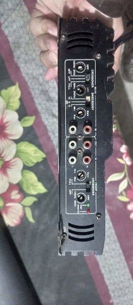Woffer plus amplifier 4 channel in perfect condition 4