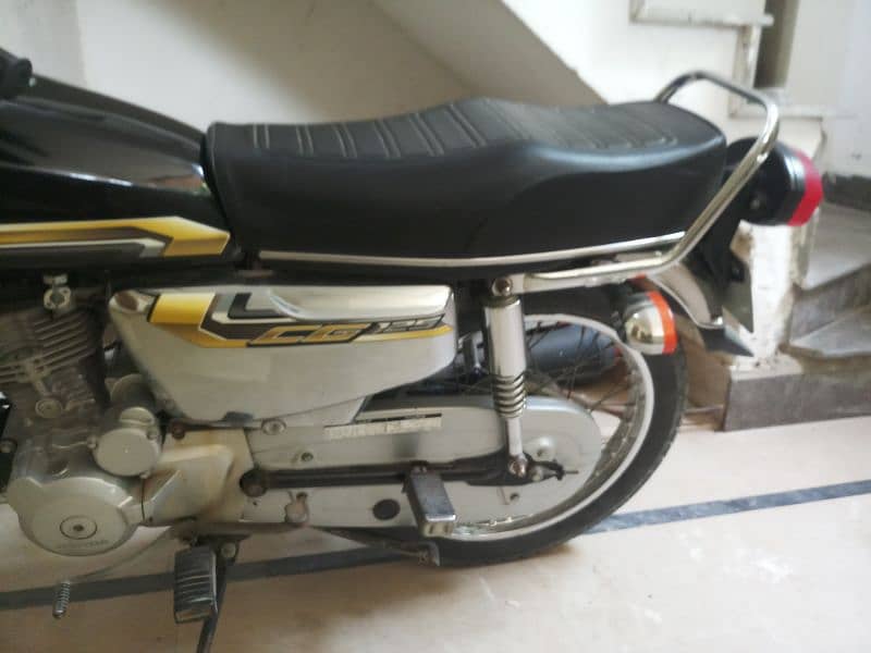 125 special edition model 2021 very good condition for sale 0