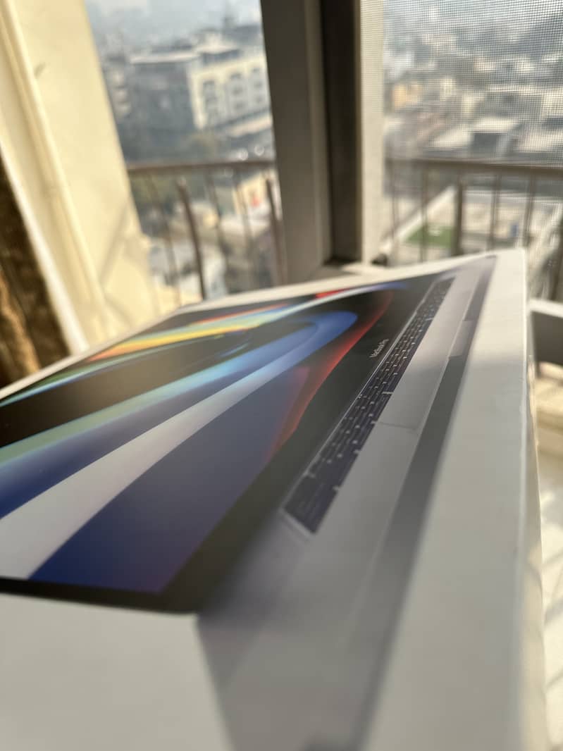 16-inch MacBook Pro (2019), Intel Core i9,16GB Ram, 1TB SSD 2