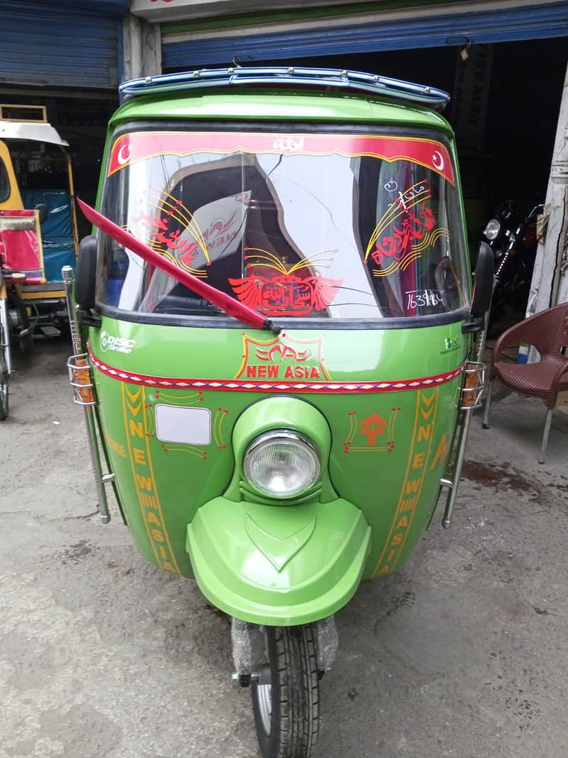 New asia 6 s closed rickshaw 200cc engine leasing option available 2