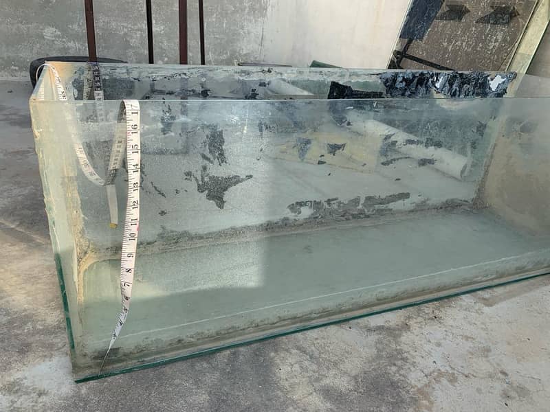 Aquauarim(17" height, 48" length,12" width) need to sell urgently 3