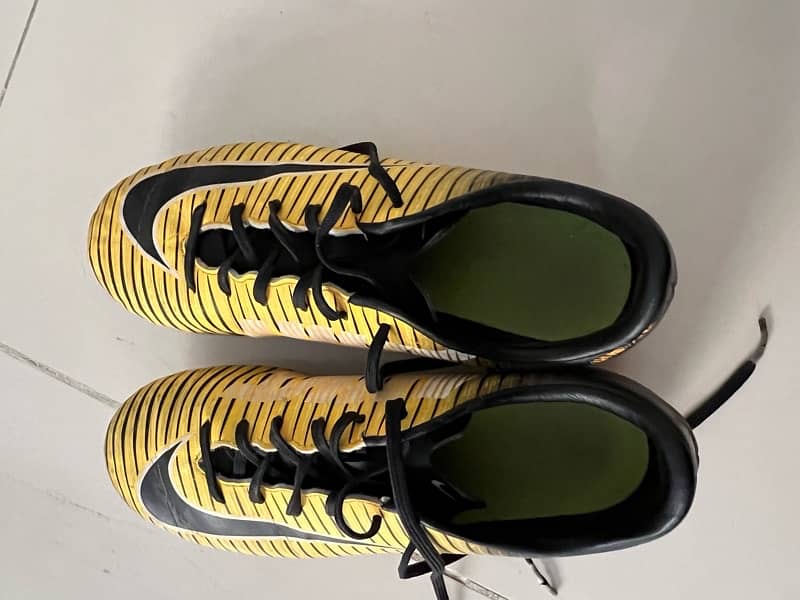 football shoes 2