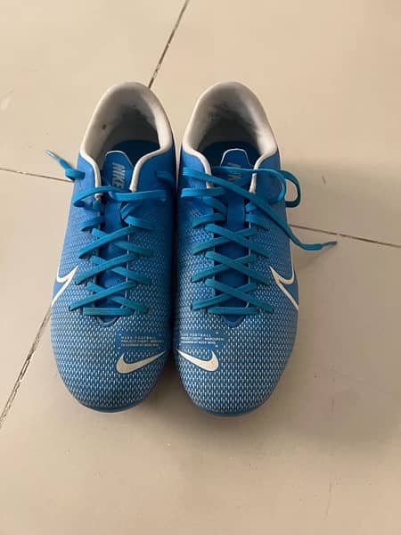 football shoes 8