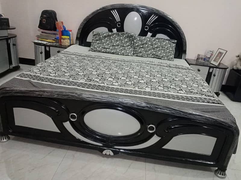 bed dressing table 2