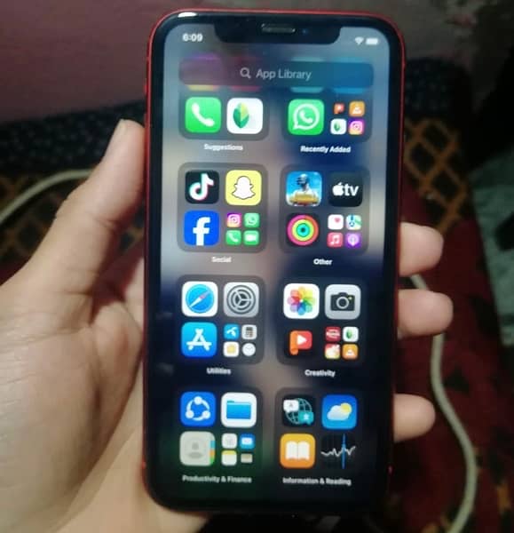 Brand apple Non PTA iphone XR with charger ,contact on whatsap 2
