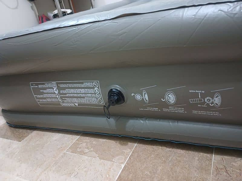 branded Air Mattress with high quility pump 3