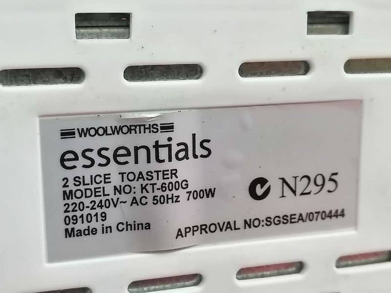Woolworths Essentials 2 Slice Toaster, Imported 2