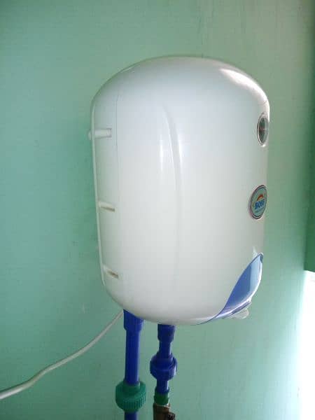 10L Boss Instant Electric Geyser 3