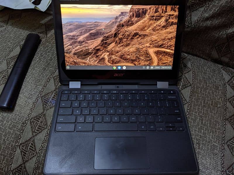Acer Chromebook 4/32gb 360 Rotateable Touch Screen 0
