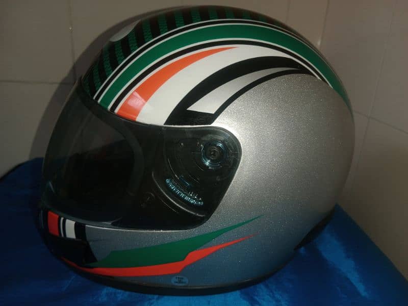 (نام ہی کافی ہے) Castrol Active Helmets 6