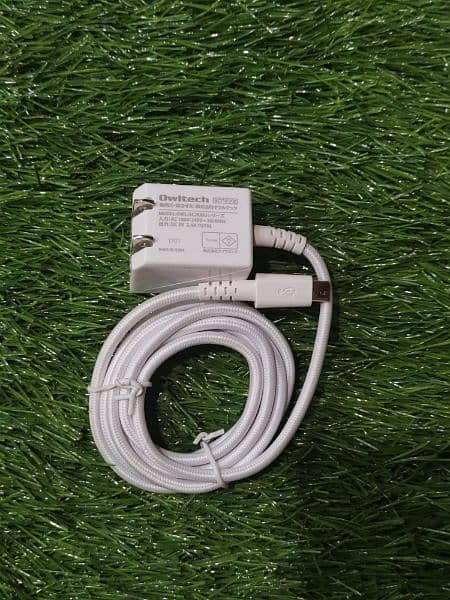 Owitech Adapter for Android/Micro with Attached Cable and 1 USB Port 0