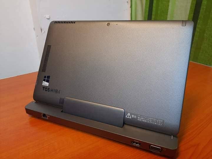 Toshiba Dynabook V715 Touch Screen - 2 in 1 Laptop 1