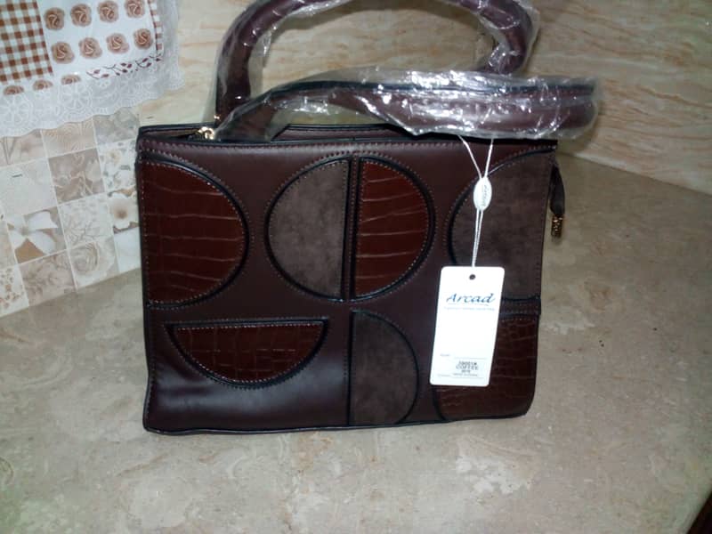 Imported leather mix HANDBANG with free gift . . . Dubai 3