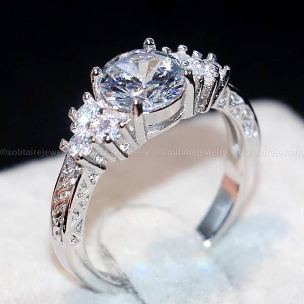 Amazing shinny silver zircon ring 0