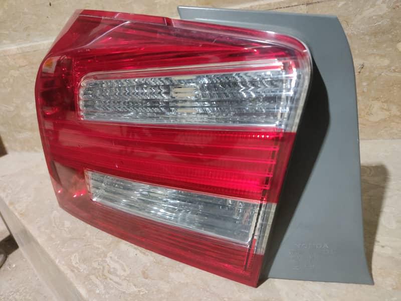 Hyundai Elentra Left Rear Door, Lights, Tyres 4