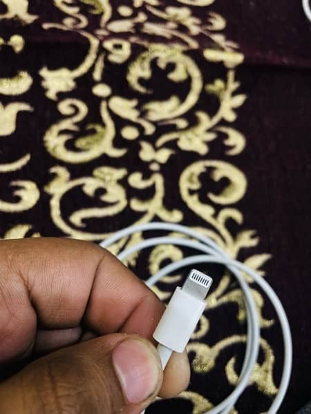 iphone orignal cable c to lightning 3