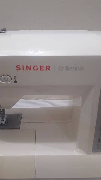 Singer Brilliance 6180 Sewing Machine 1