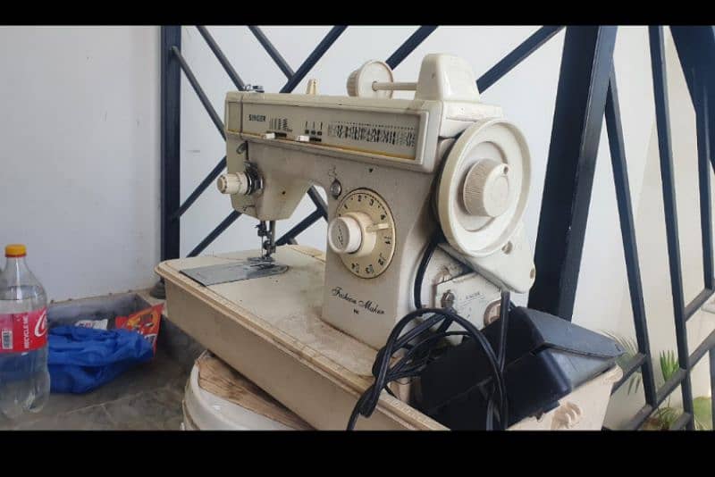 singer sewing machine 1