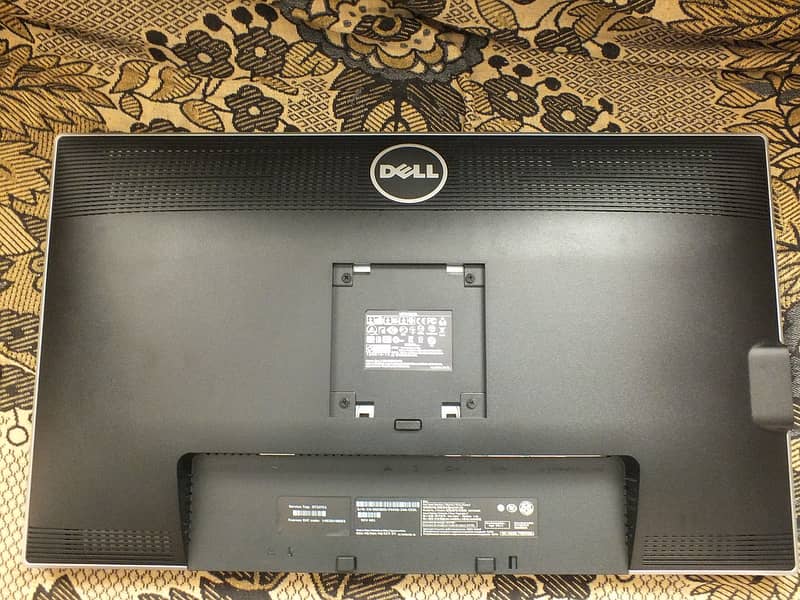 Dell UltraSharp U2713HM 27" LED Monitor with IPS Technology 3