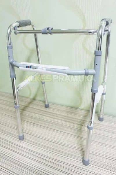 walker walking frame foldable. imported. aluminium made, height adjust 2