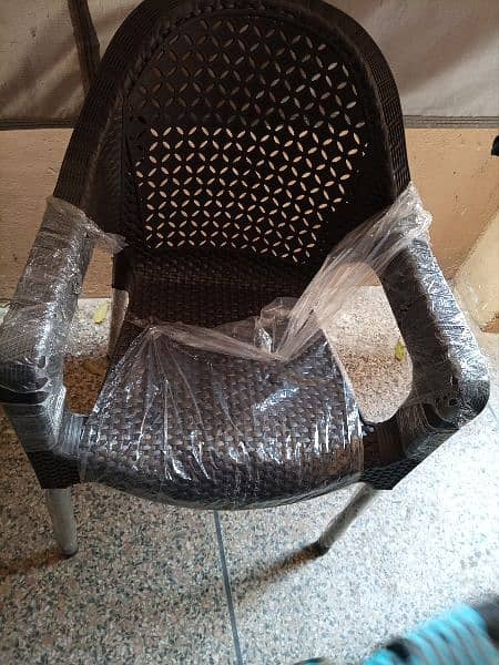 new plastic chairs available for sale 4