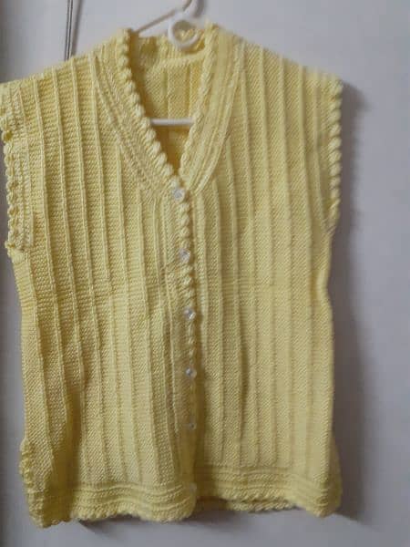 Hand Made Sweater. sleeveless 1