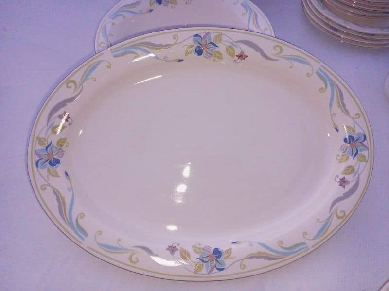 bone china (royal of Japan)8 serving dinner set,tray 2