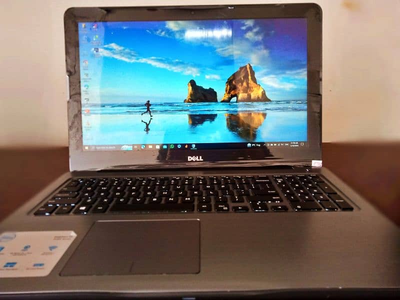 Dell Inspiron 5567 i7 , 7th gen laptop New lush condition urgent sale 0