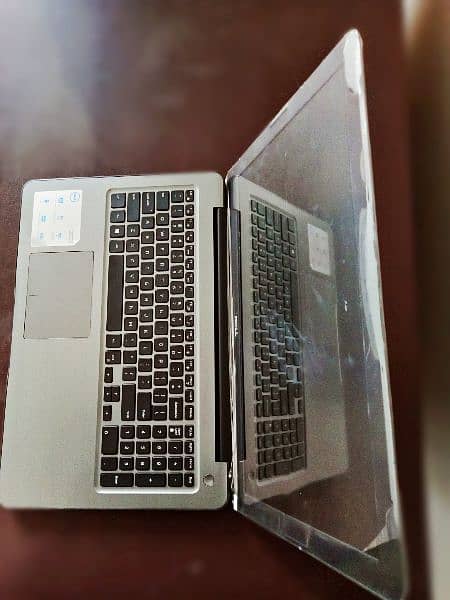 Dell Inspiron 5567 i7 , 7th gen laptop New lush condition urgent sale 8
