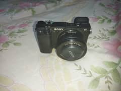 SONY a6400 WITH KIT LENS AND BAG + MEMORY CARD