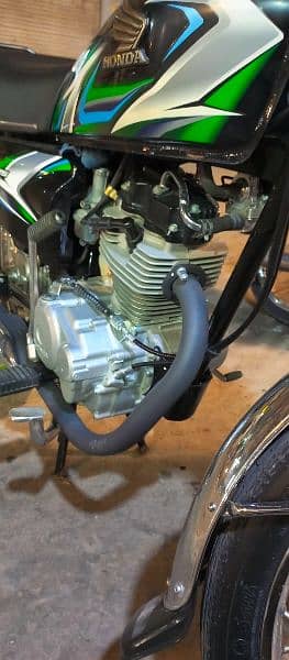 honda 125 2023 black 3600 km first owner total  geinune 6