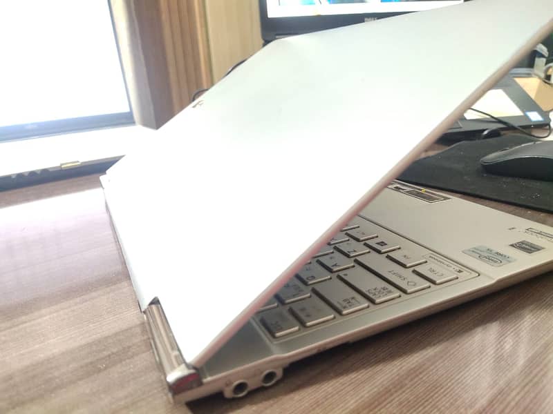 **Toshiba Dynabook R632 - Slim & light weight Laptop** 6