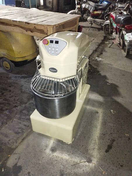 12 kg Capacity Dough Spiral Mixer Machine 2 speed imported 4