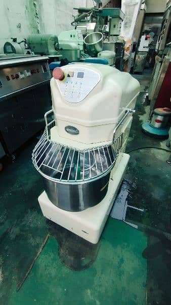 12 kg Capacity Dough Spiral Mixer Machine 2 speed imported 2