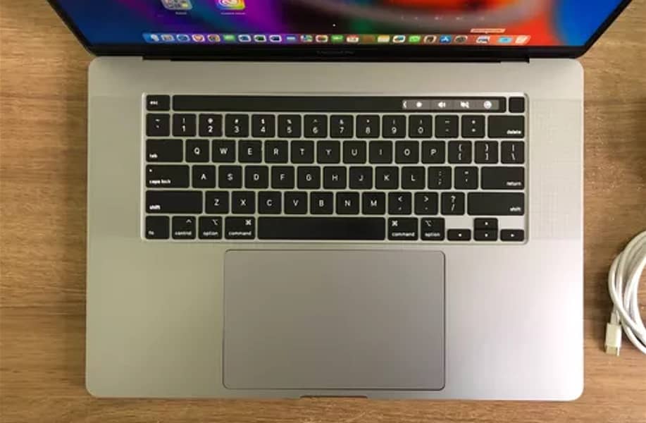 MACBOOK PRO LATE 2019 16 INCH TOUCHBAR I7 8 CORE 2.6 16GB RAM 512GBSSD 3