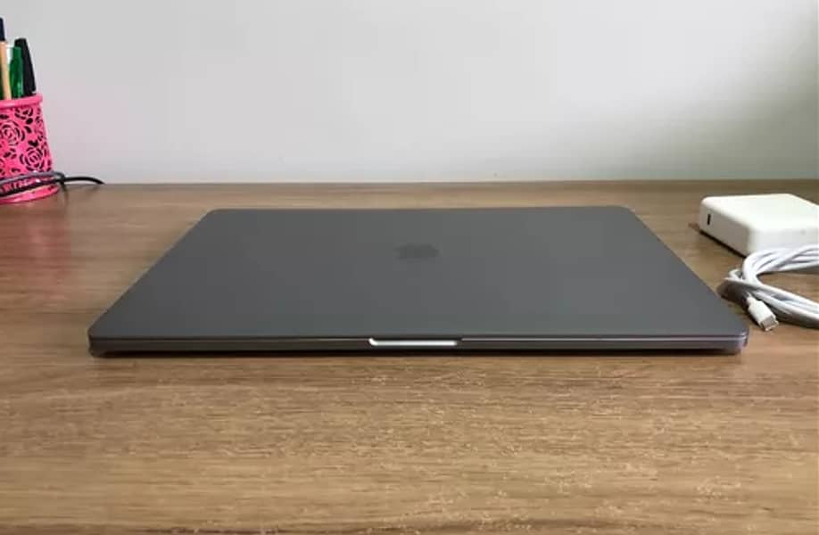 MACBOOK PRO LATE 2019 16 INCH TOUCHBAR I7 8 CORE 2.6 16GB RAM 512GBSSD 5