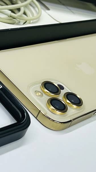 12 IPhone 12 Pro Max ! Non Pta 256gb ! Golden Colour 6