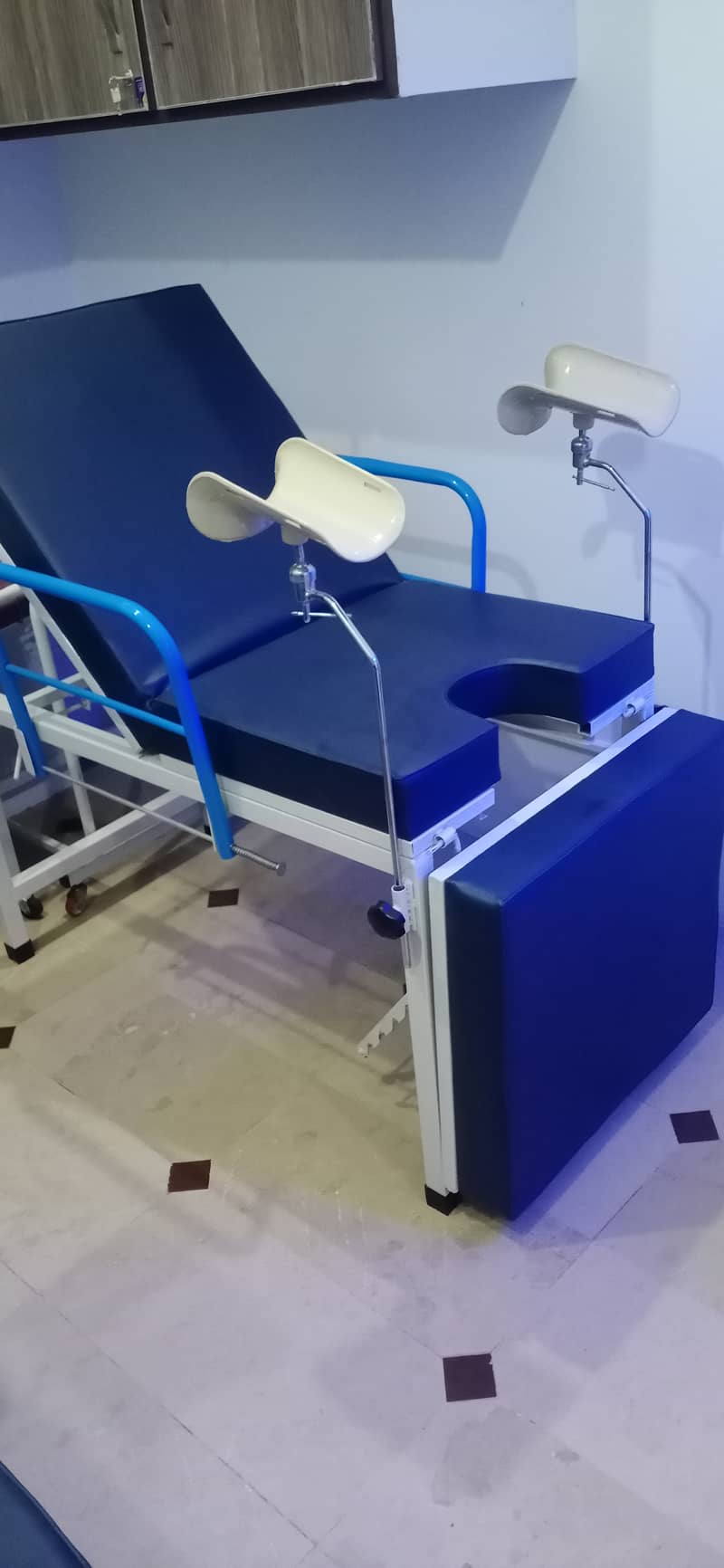 Manufacturer of Delivery table / Gynae Bed Complete Hospital Furniture 5