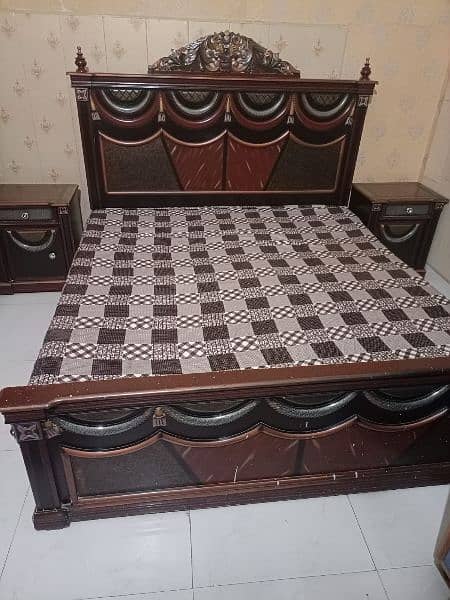 Wooden king size double bed with 2 side tables new condition 3