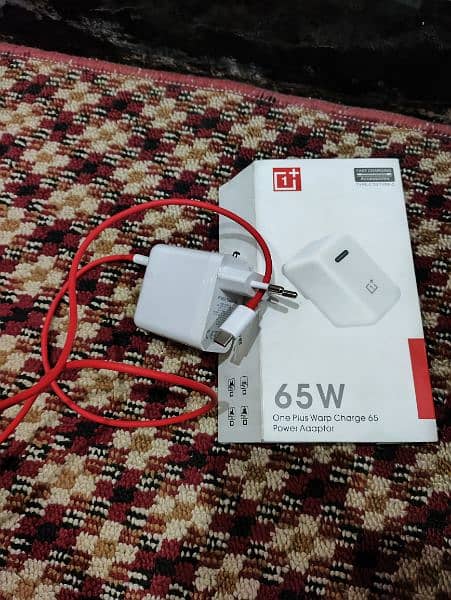65W Warp OnePlus Charger 0