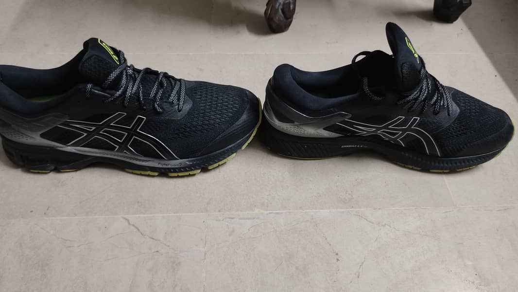 Asics Full blk Size [46.5] condition 9.8/10, Skechers 5