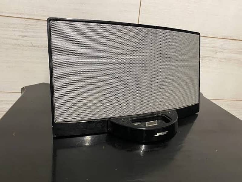 Bose Sounddock Portable Black Digital Music System 0