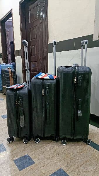 Luggage bags/ travel suitcases/ trolley bags/ travel trolley/ attachi 17