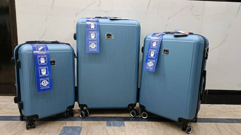 Luggage bags/ travel suitcases/ trolley bags/ travel trolley/ attachi 18