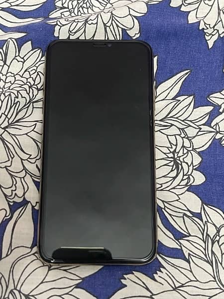 Iphone 11 pro mac used 64 Gb non pta scratchless 1